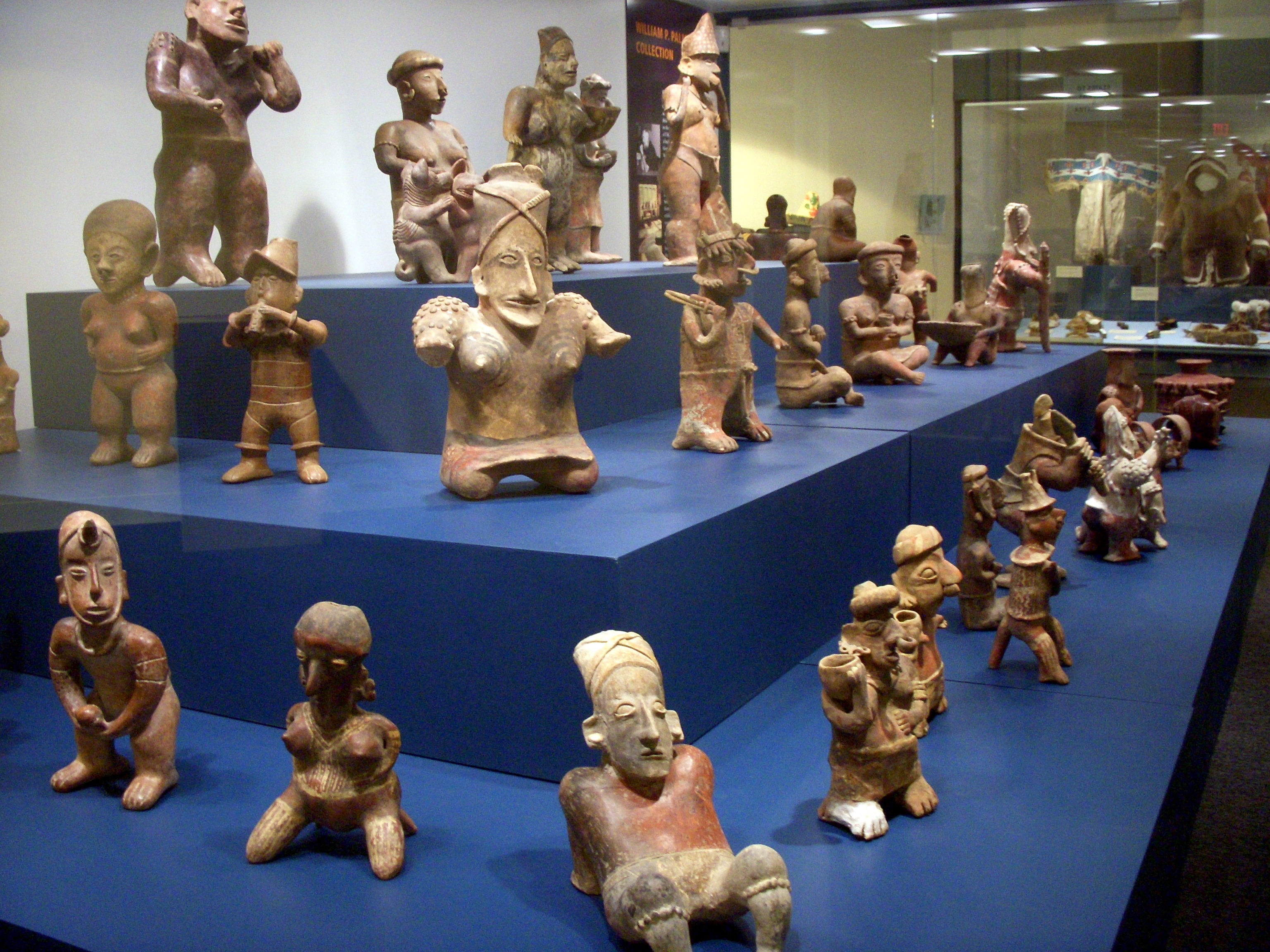 西墨西哥葬礼人物在哈德逊博物馆-阿特拉斯暗箱博客